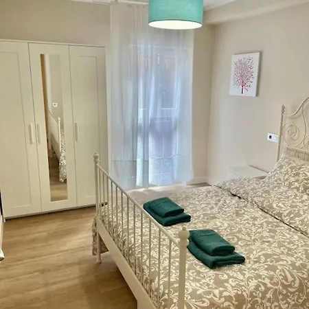 Apartamento En Oviedo Con Parking Y Wifi Exterior photo