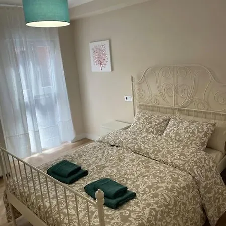 Apartamento En Oviedo Con Parking Y Wifi Exterior photo